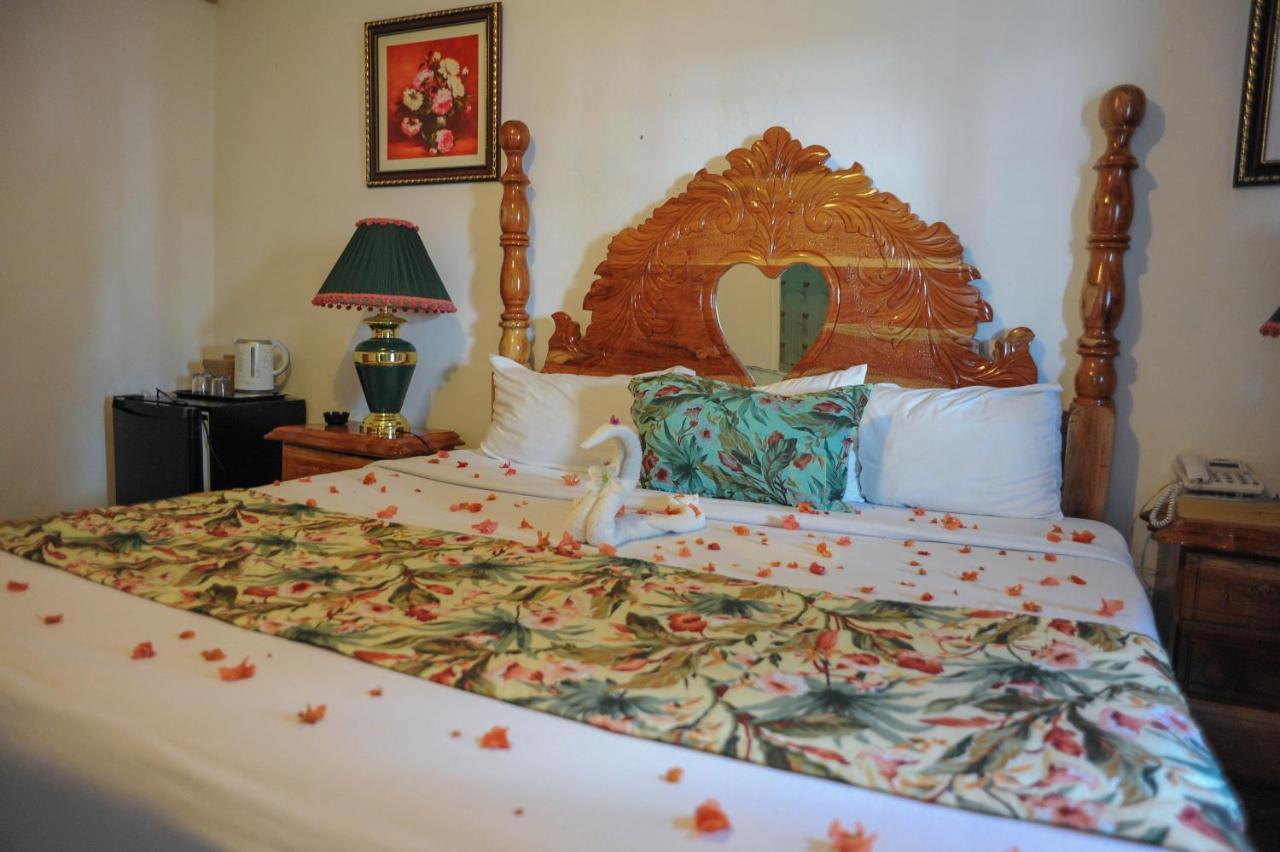 Glorianna Hotel มอนเทโกเบย์ ภายนอก รูปภาพ
