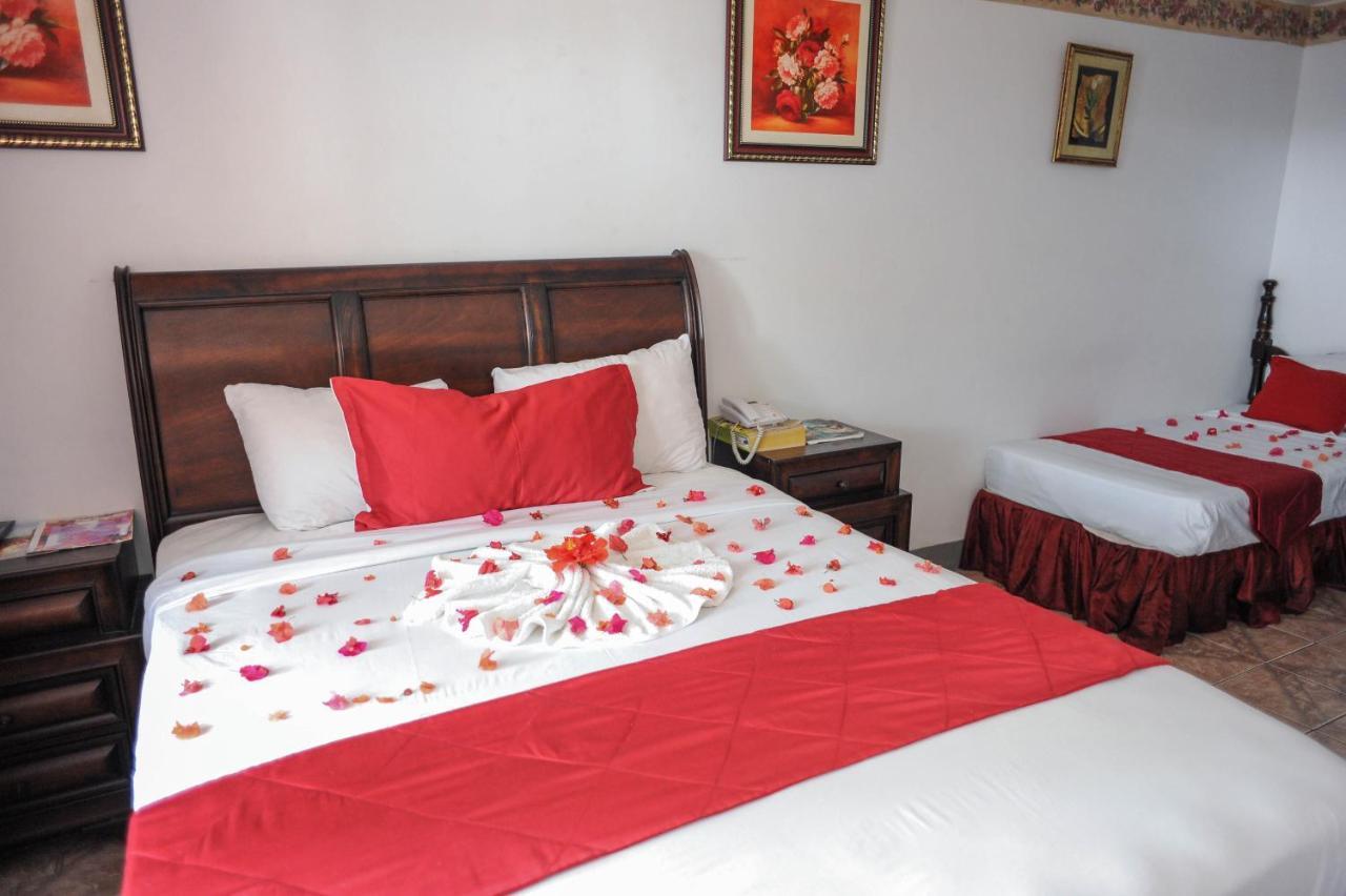 Glorianna Hotel มอนเทโกเบย์ ภายนอก รูปภาพ