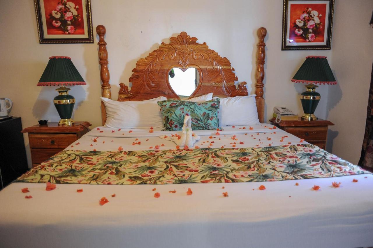 Glorianna Hotel มอนเทโกเบย์ ภายนอก รูปภาพ